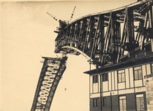 Sydney Harbour Bridge being constructed